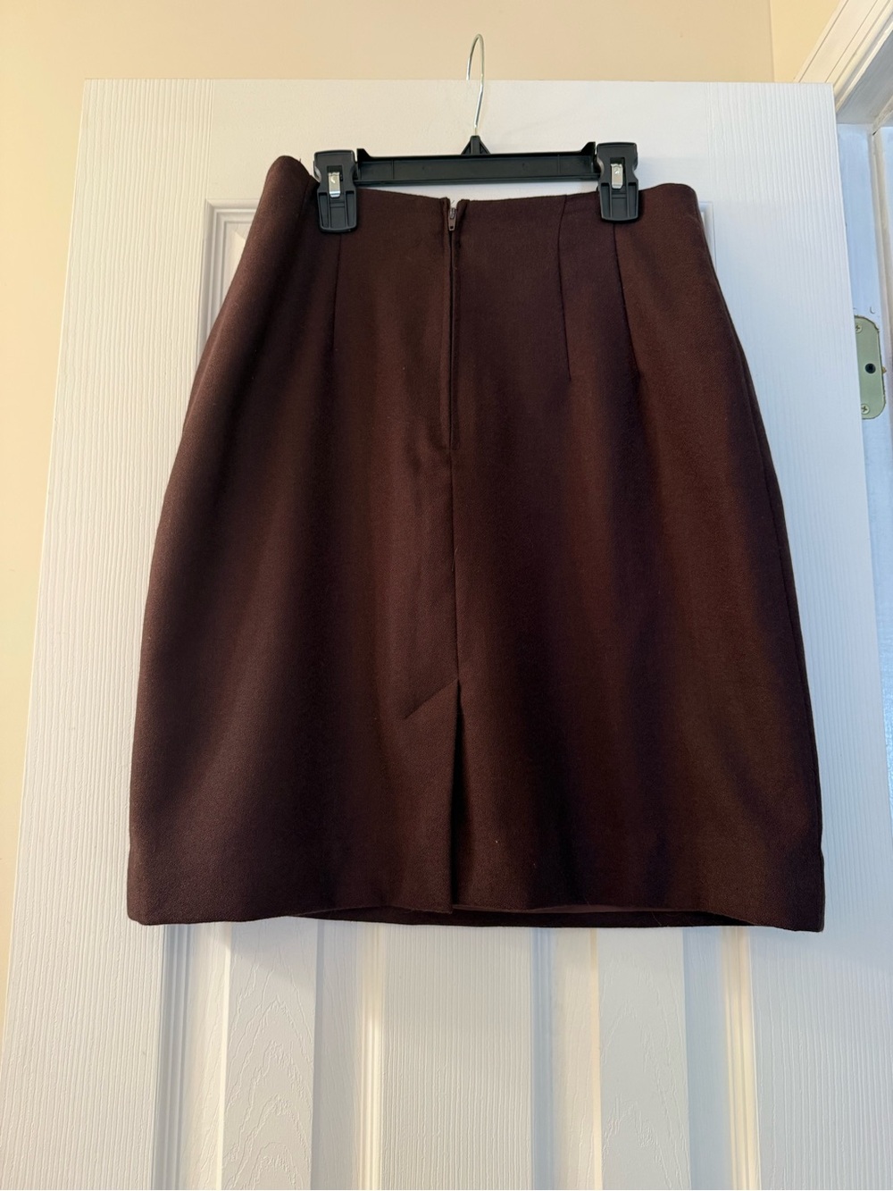 Women’s Classic Brown Skirt 100% Wool - Picture 2 of 4